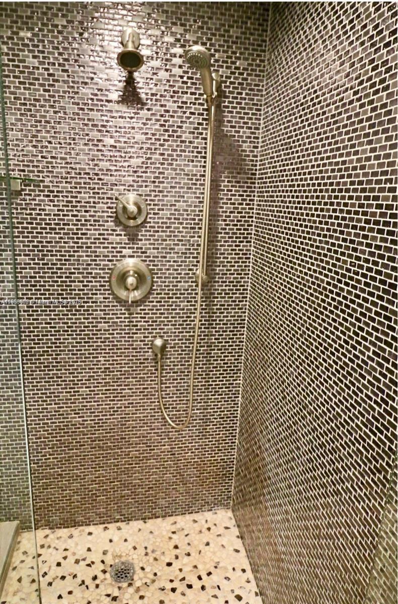 PLAZA TOWERS SOUTH CONDO - Residential