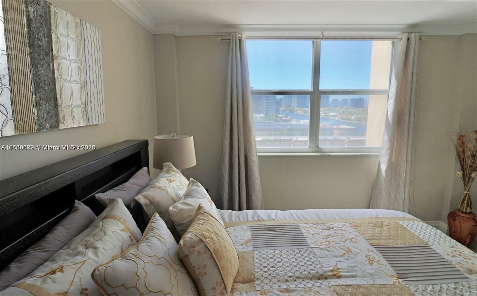 PLAZA TOWERS SOUTH CONDO - Residential