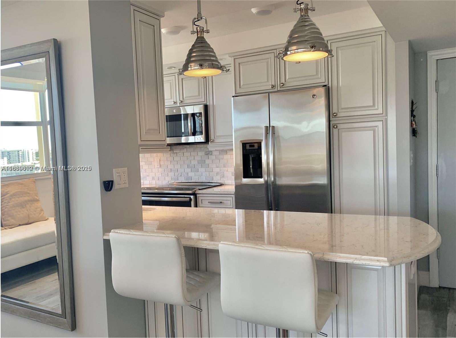 PLAZA TOWERS SOUTH CONDO - Residential