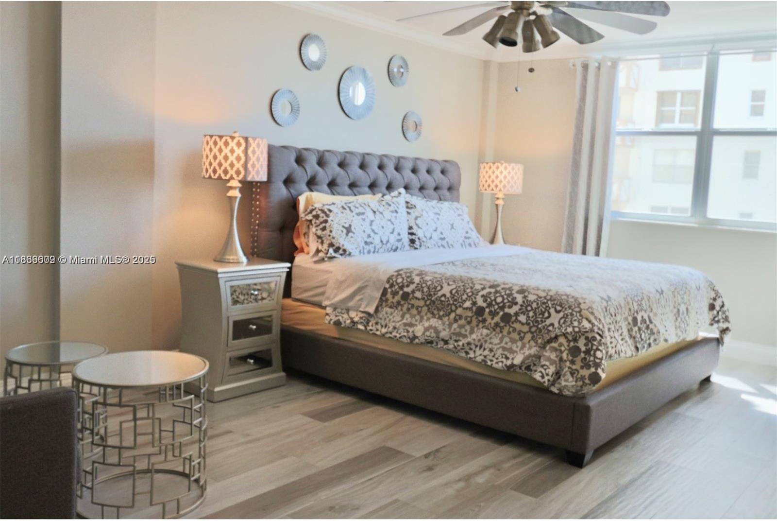 PLAZA TOWERS SOUTH CONDO - Residential