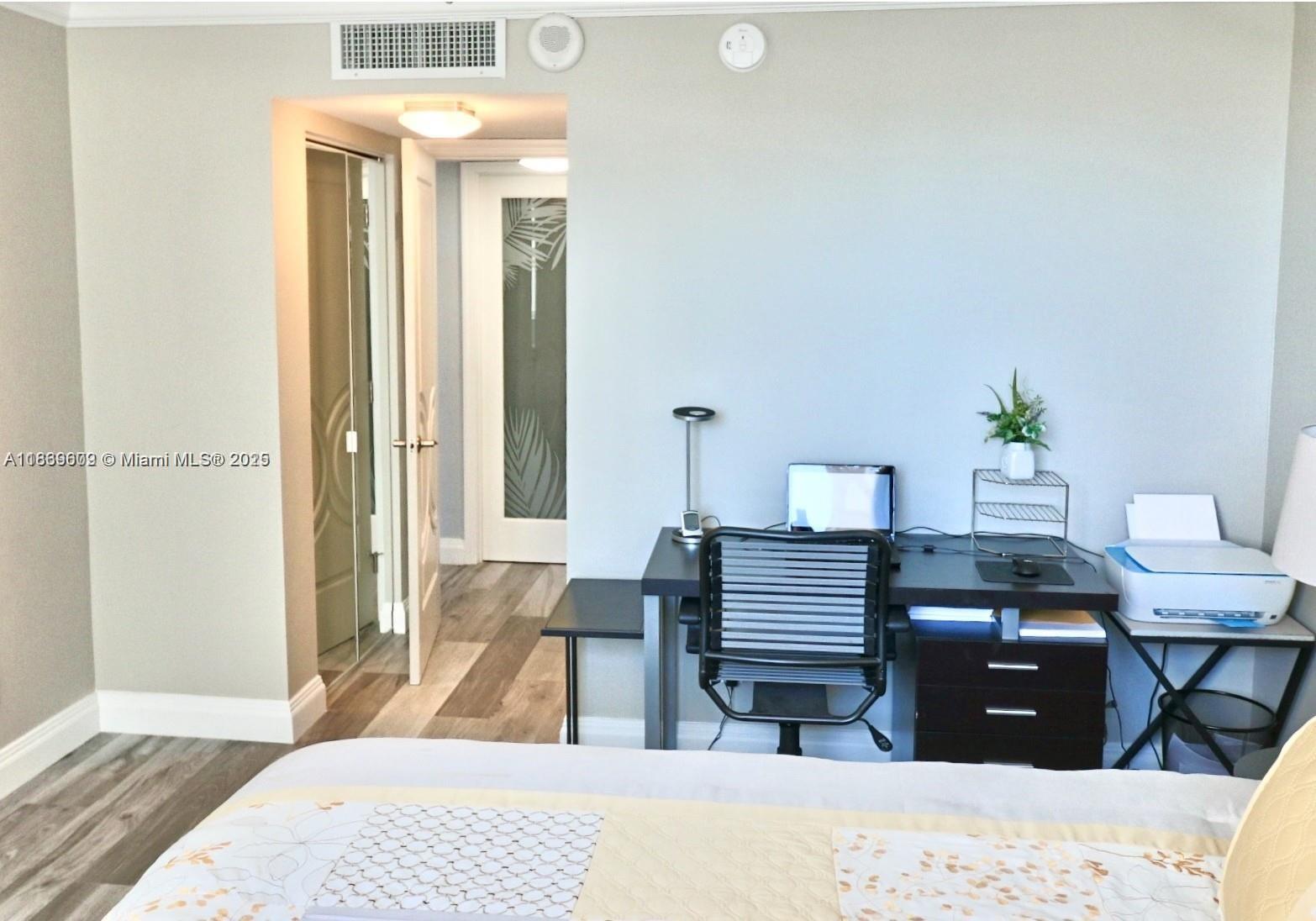 PLAZA TOWERS SOUTH CONDO - Residential