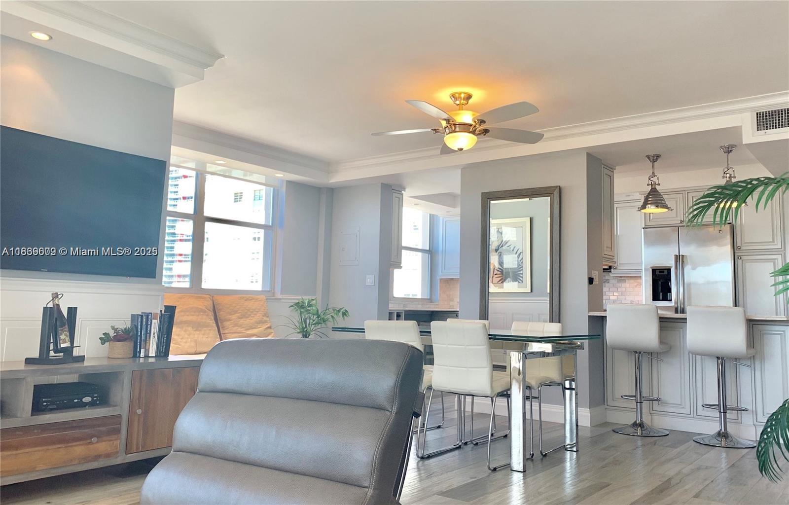 PLAZA TOWERS SOUTH CONDO - Residential