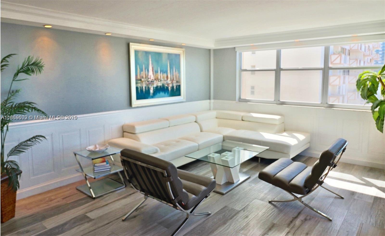 PLAZA TOWERS SOUTH CONDO - Residential