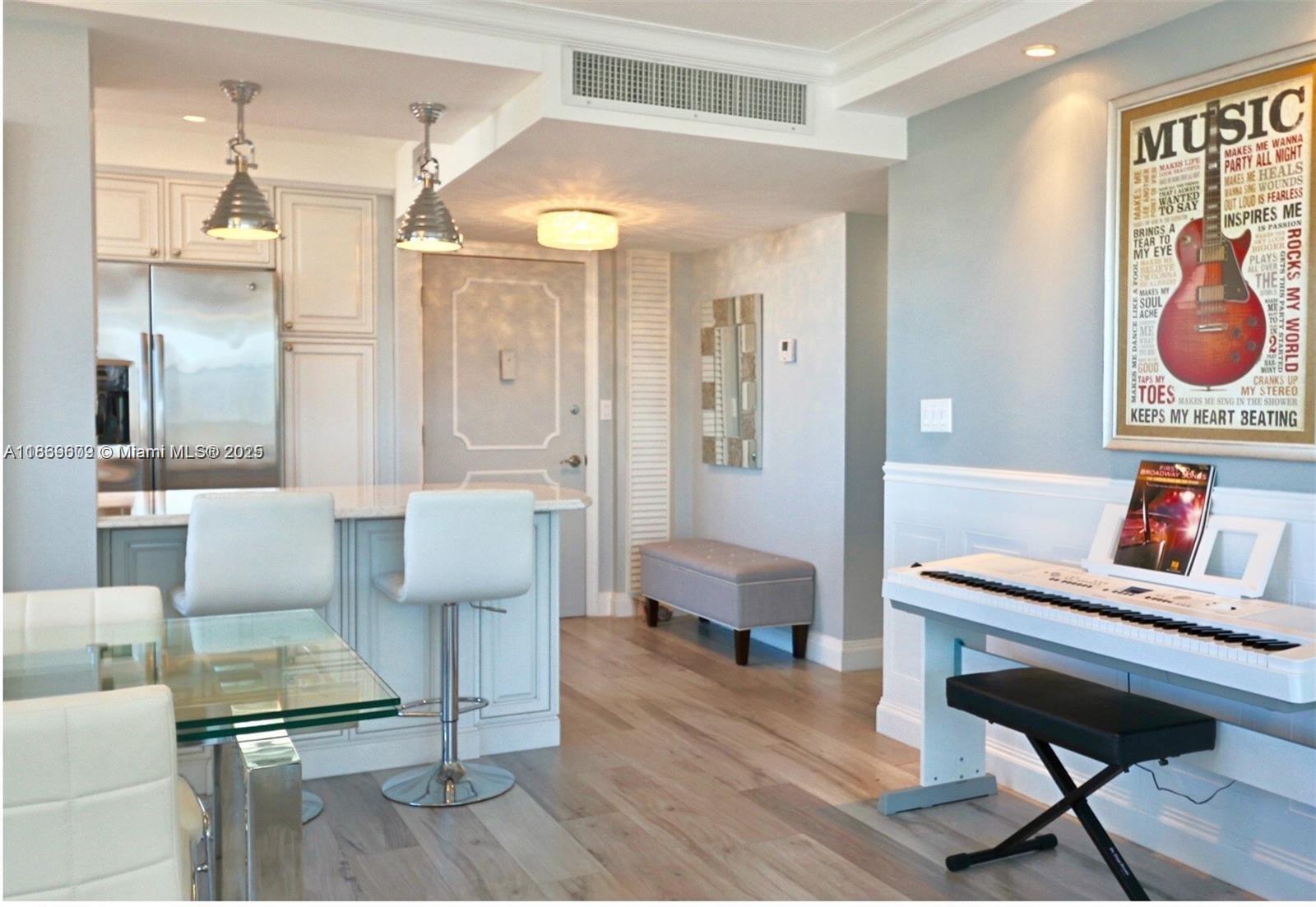 PLAZA TOWERS SOUTH CONDO - Residential