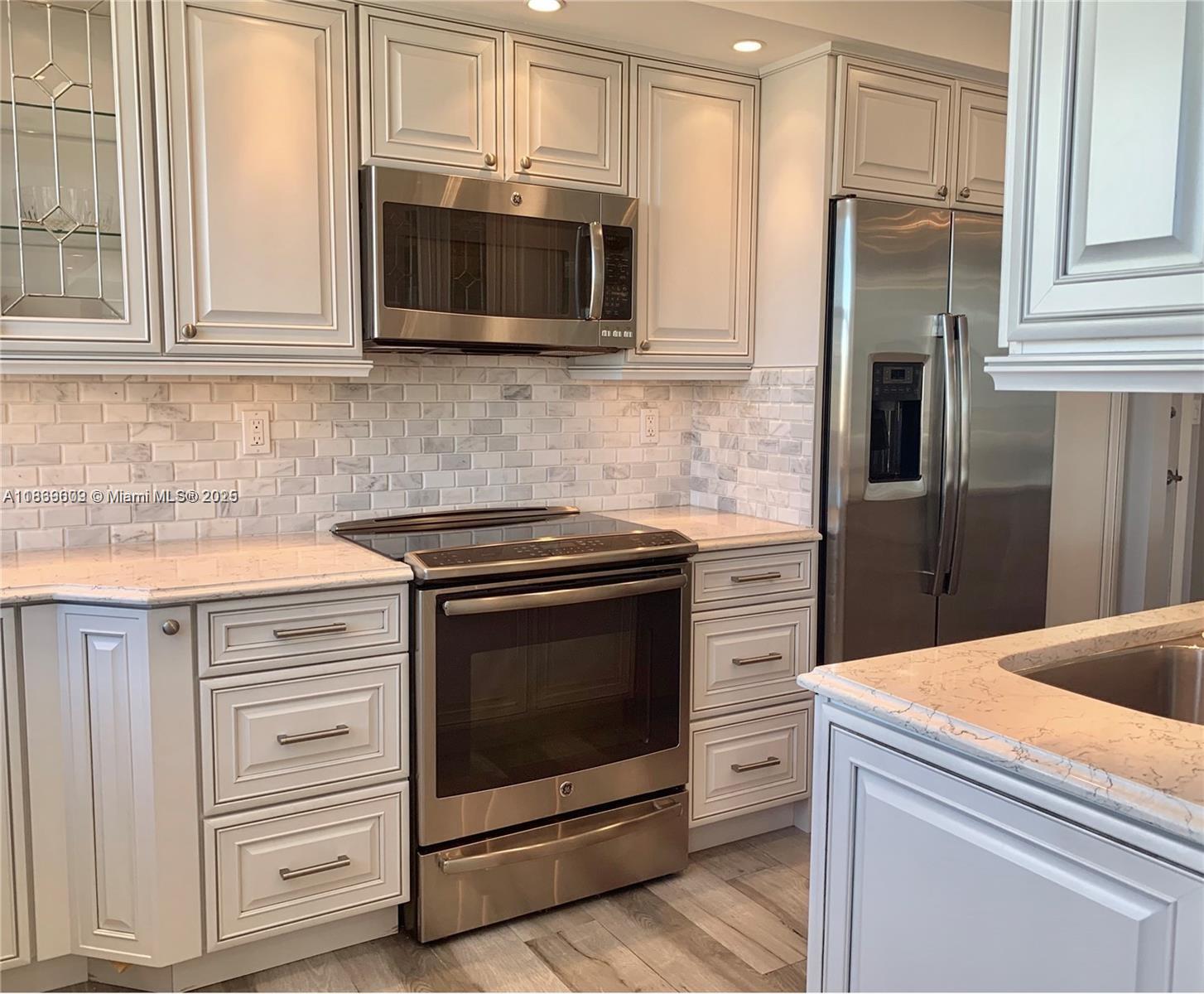 PLAZA TOWERS SOUTH CONDO - Residential