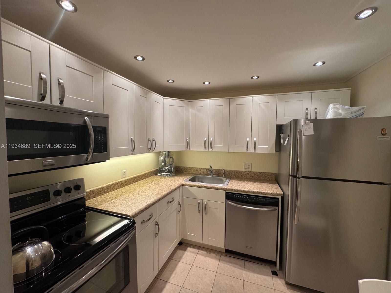 CORONADO CONDO- TOWER II - Residential