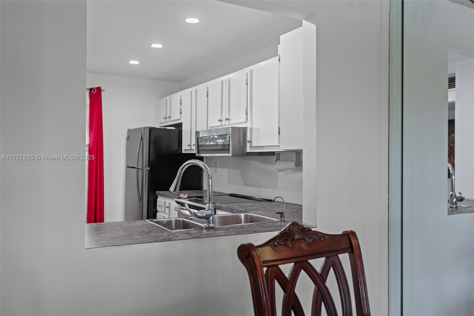 18TH HOLE AT INVERRARY CO - Residential