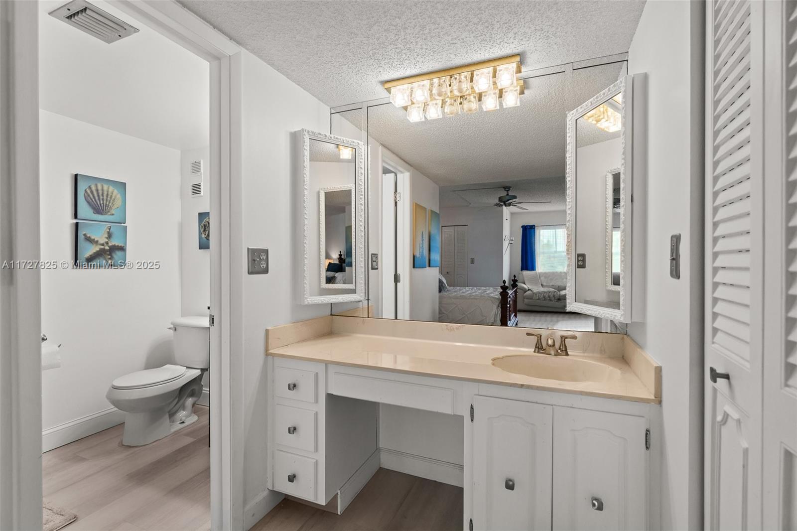 18TH HOLE AT INVERRARY CO - Residential