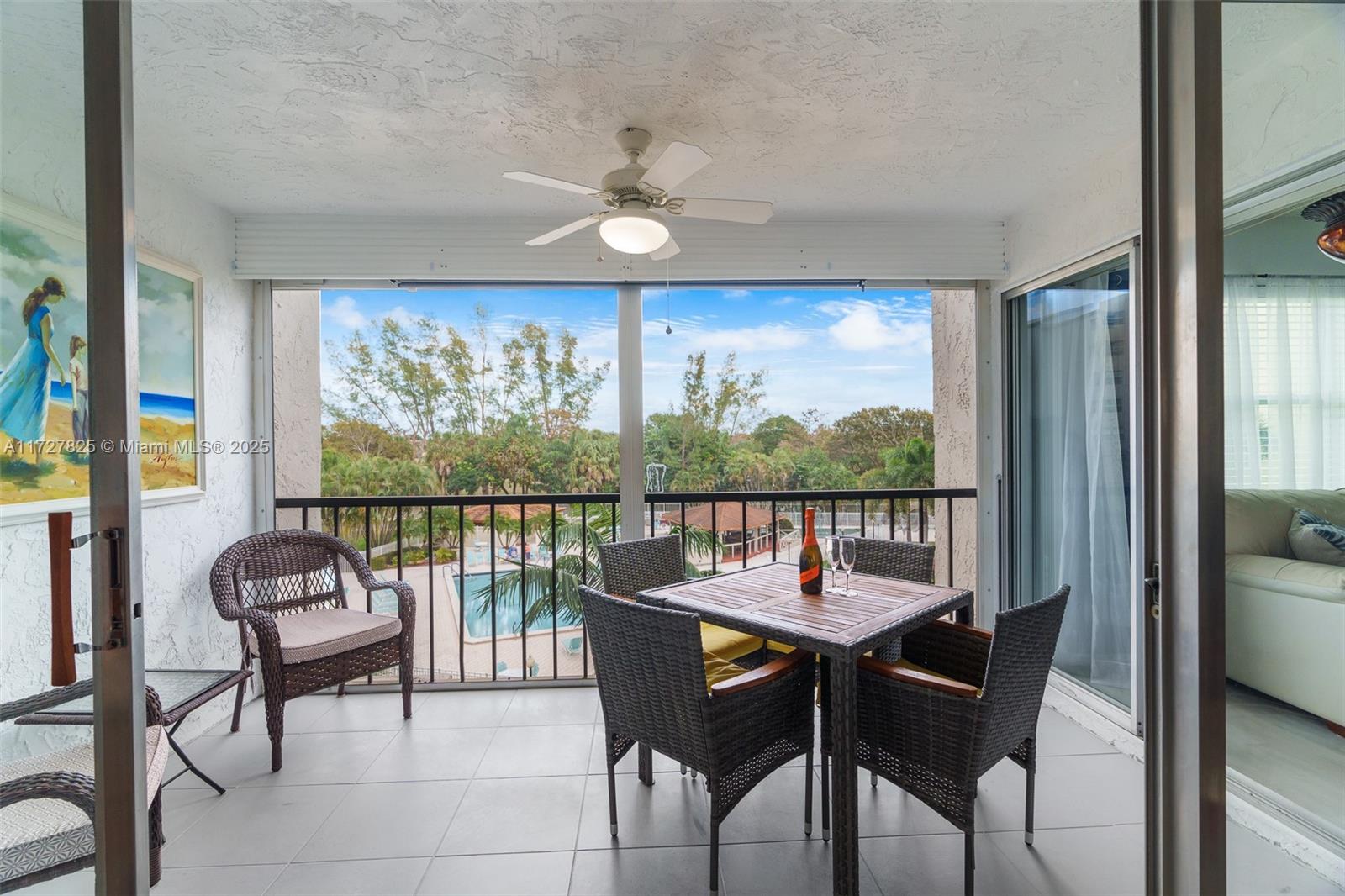 18TH HOLE AT INVERRARY CO - Residential