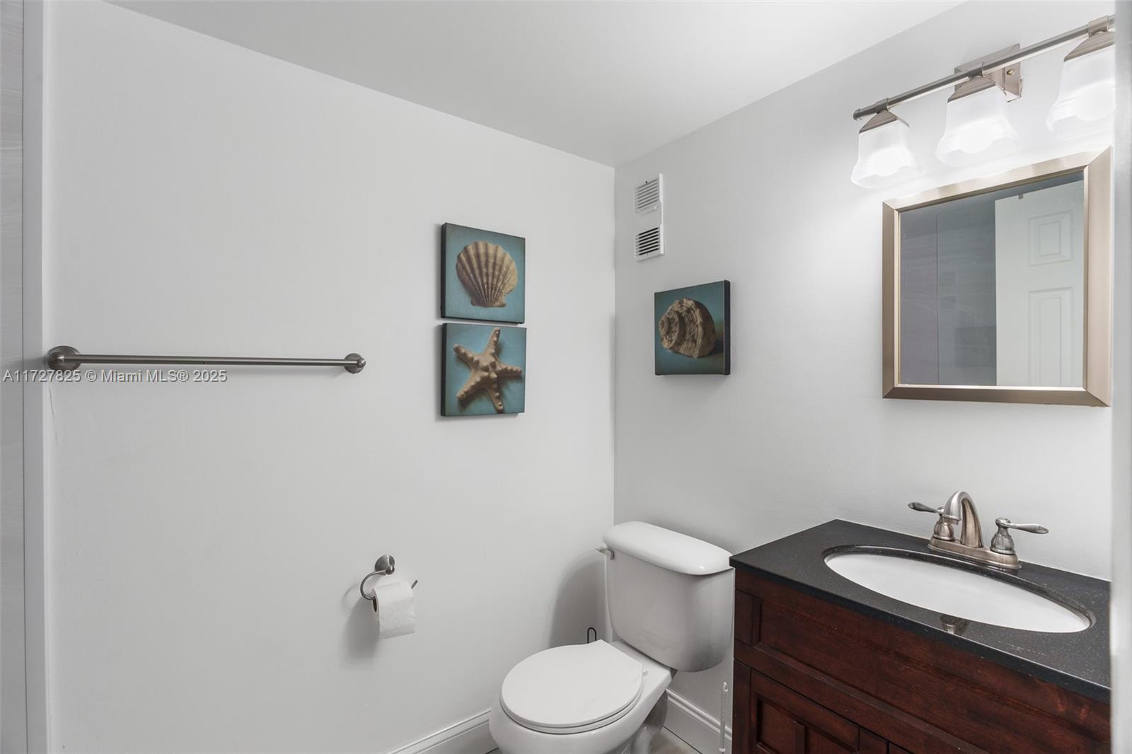 18TH HOLE AT INVERRARY CO - Residential