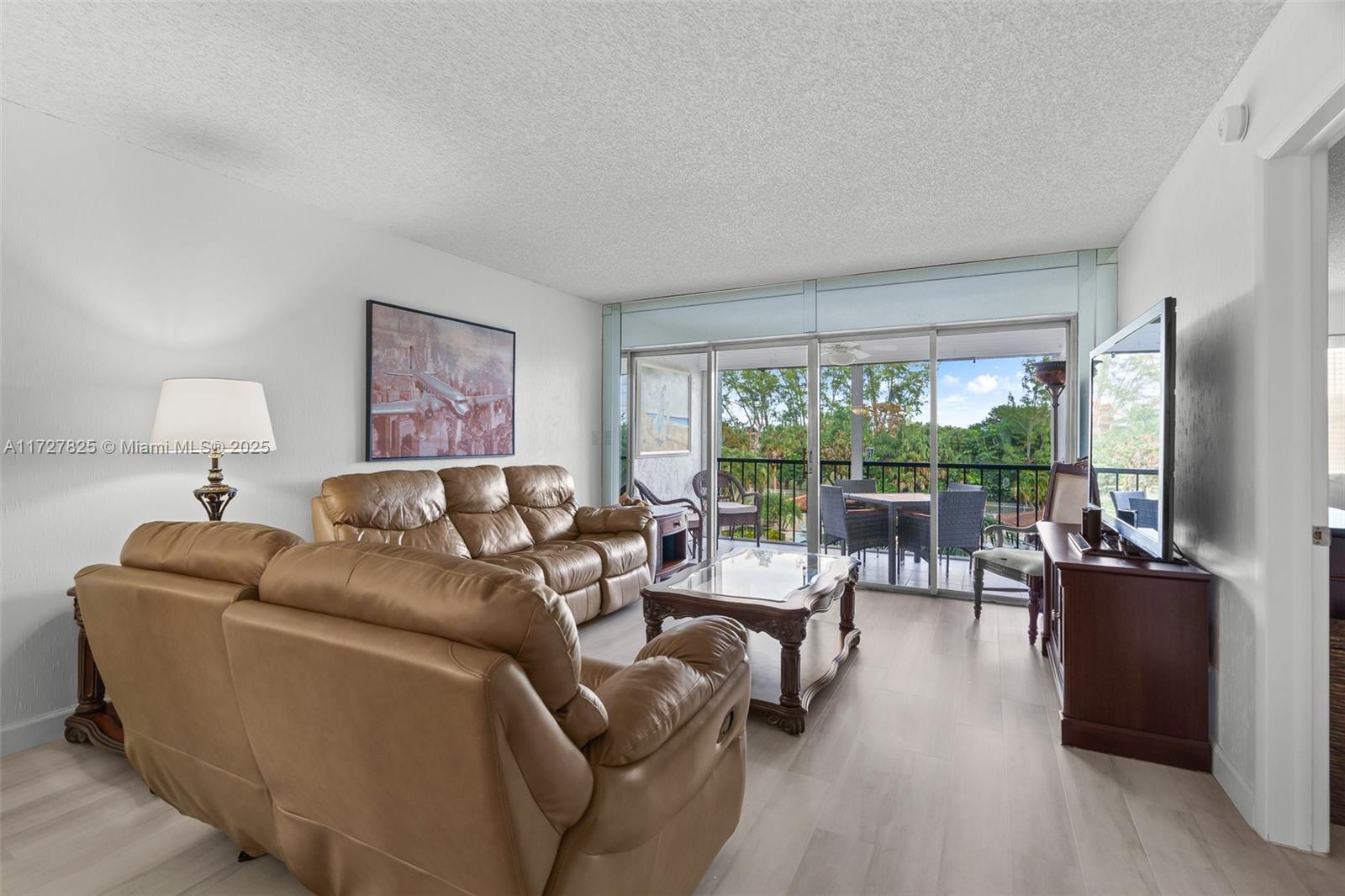 18TH HOLE AT INVERRARY CO - Residential