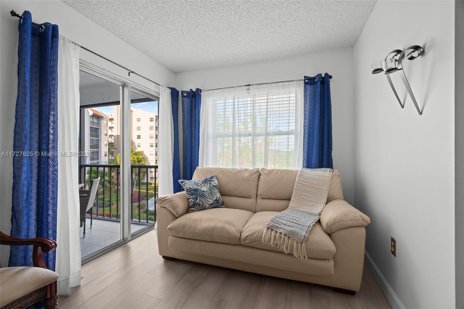 18TH HOLE AT INVERRARY CO - Residential