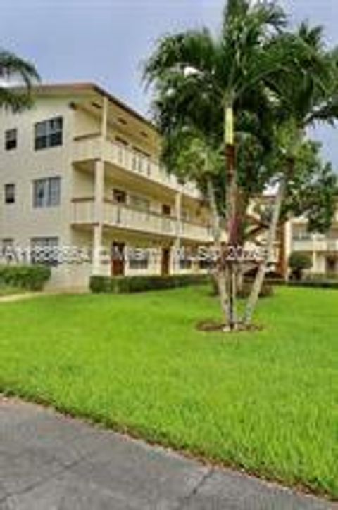 Photo of 198 E Mansfield E Fld #198, Boca Raton, FL 33434 (MLS # A11888664)