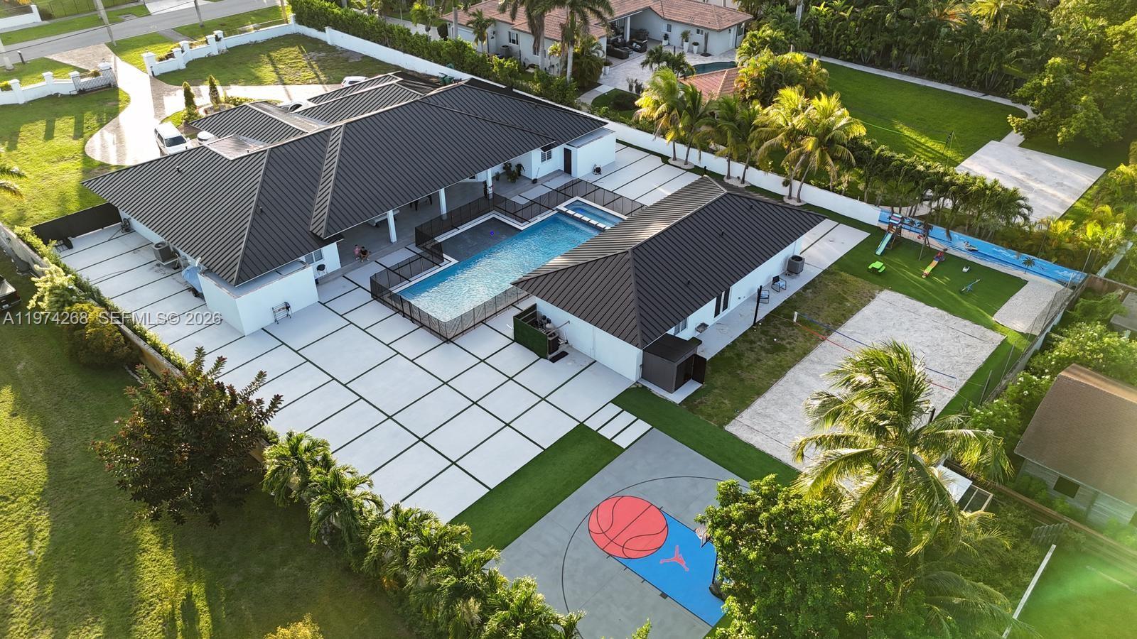 SWEETWATER ESTS SUB - Residential