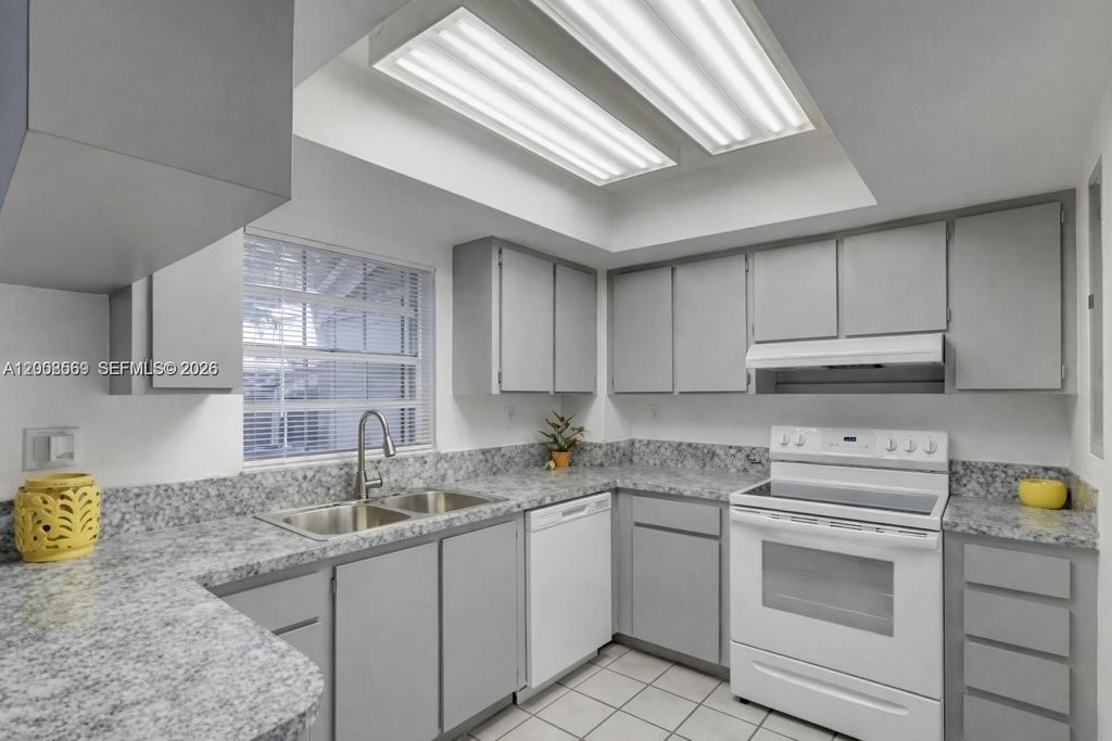 Photo of 5122 SW 122nd Ter, Cooper City, FL 33330 (MLS # A12008569)