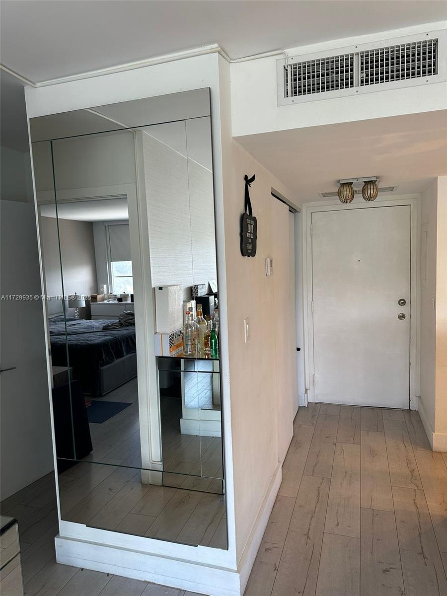 BAYVIEW TOWERS CONDO SOUT - Residential