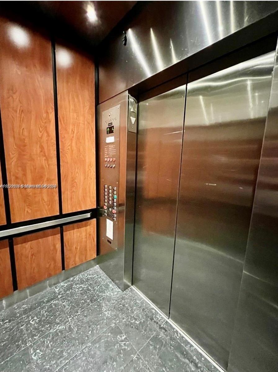 BAYVIEW TOWERS CONDO SOUT - Residential