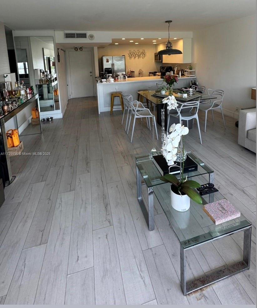 BAYVIEW TOWERS CONDO SOUT - Residential