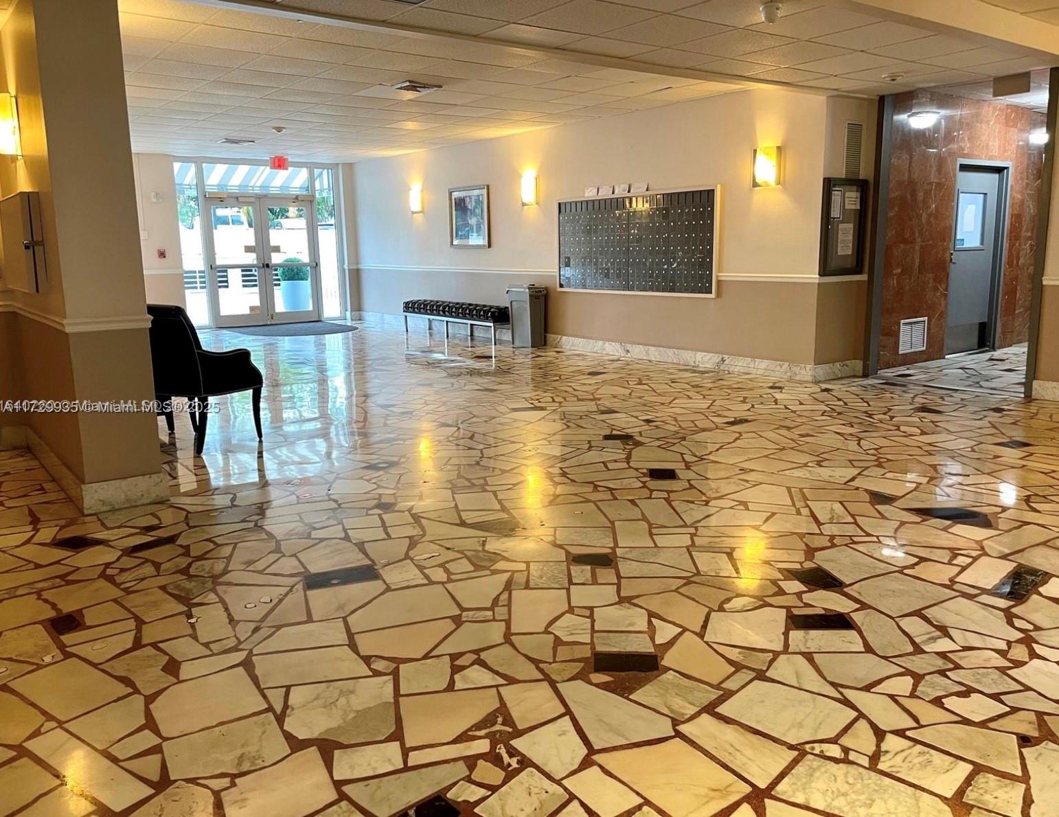 BAYVIEW TOWERS CONDO SOUT - Residential