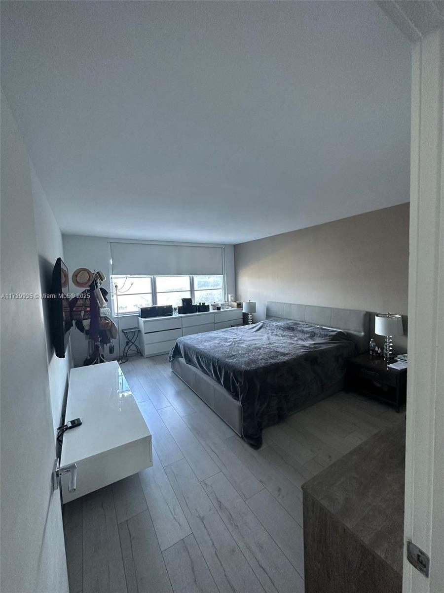 BAYVIEW TOWERS CONDO SOUT - Residential