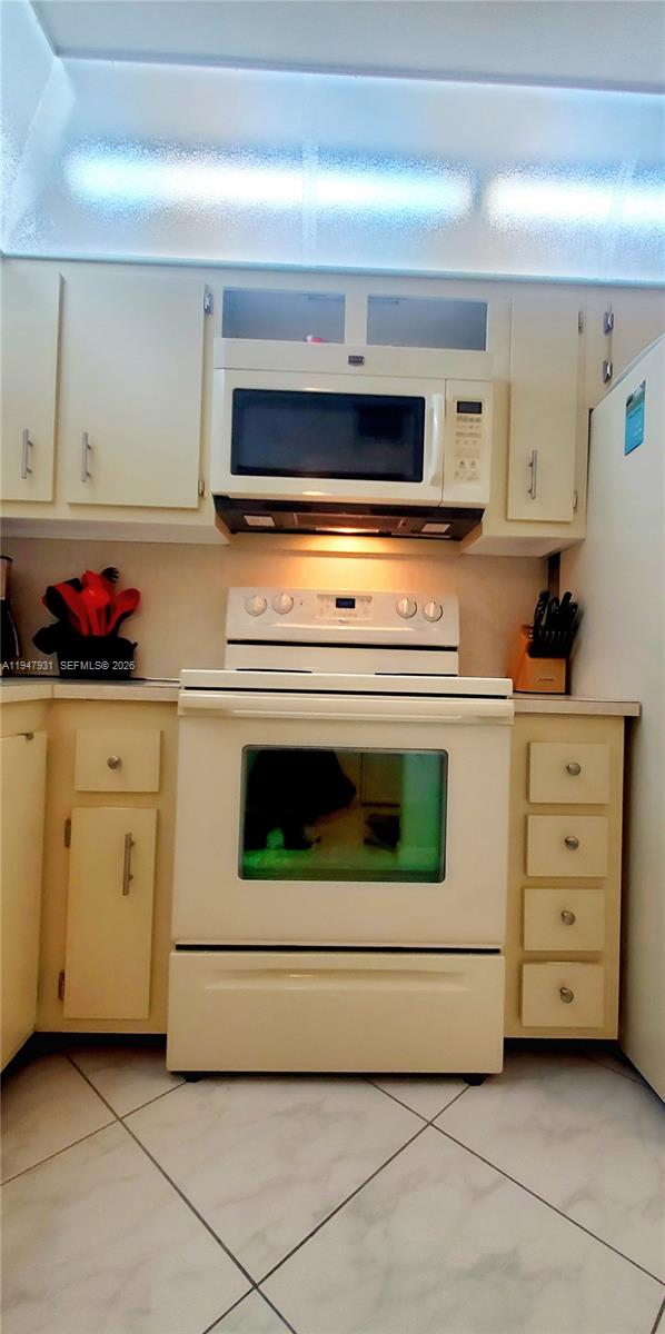 SUNRISE LAKES 168 CONDO - Residential