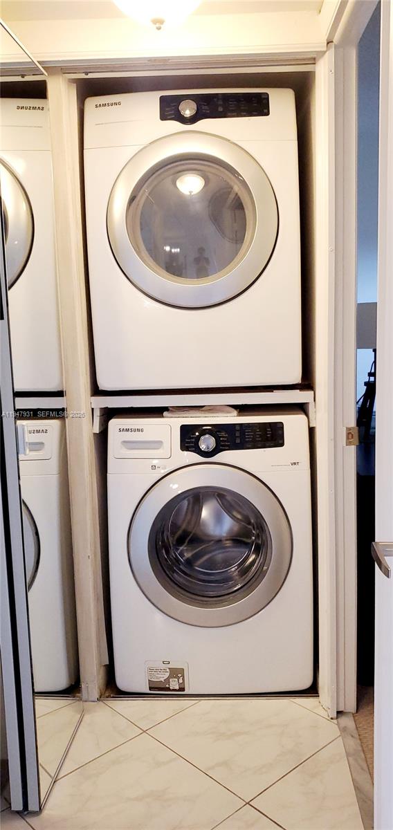 SUNRISE LAKES 168 CONDO - Residential