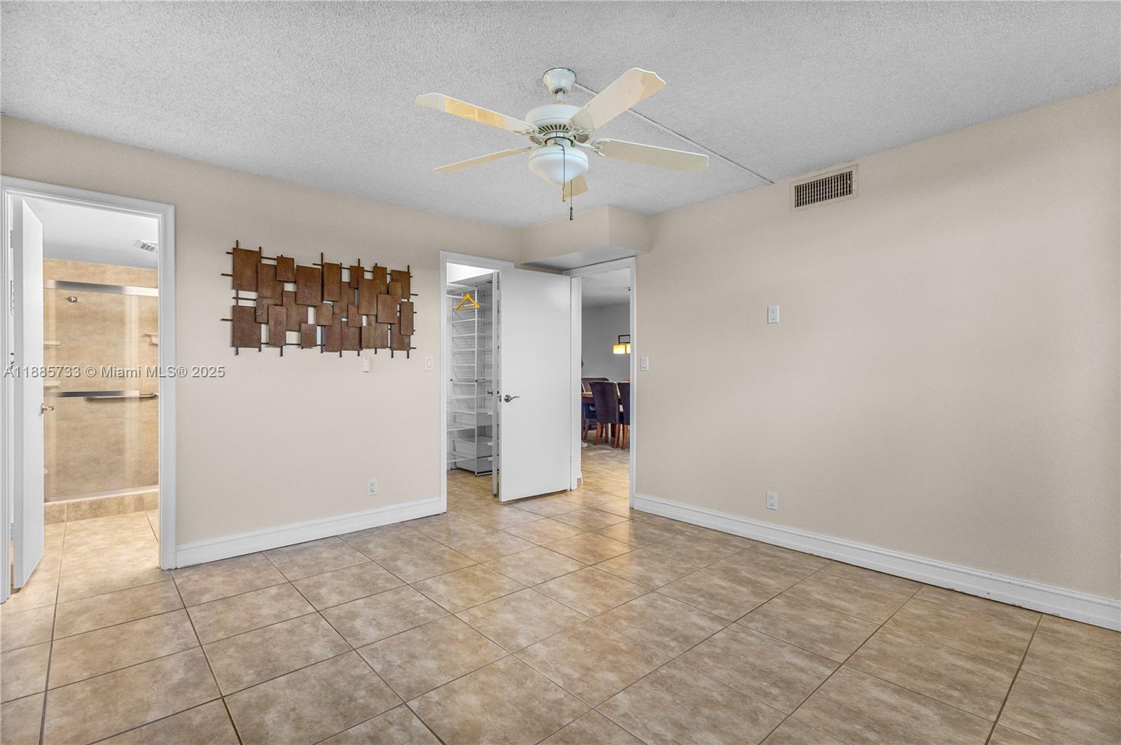 HOLLYBROOK GOLF AND TENNIS - Residential