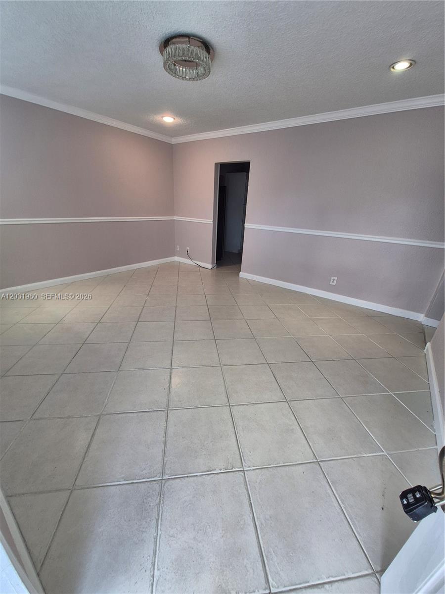5653 Coconut Rd