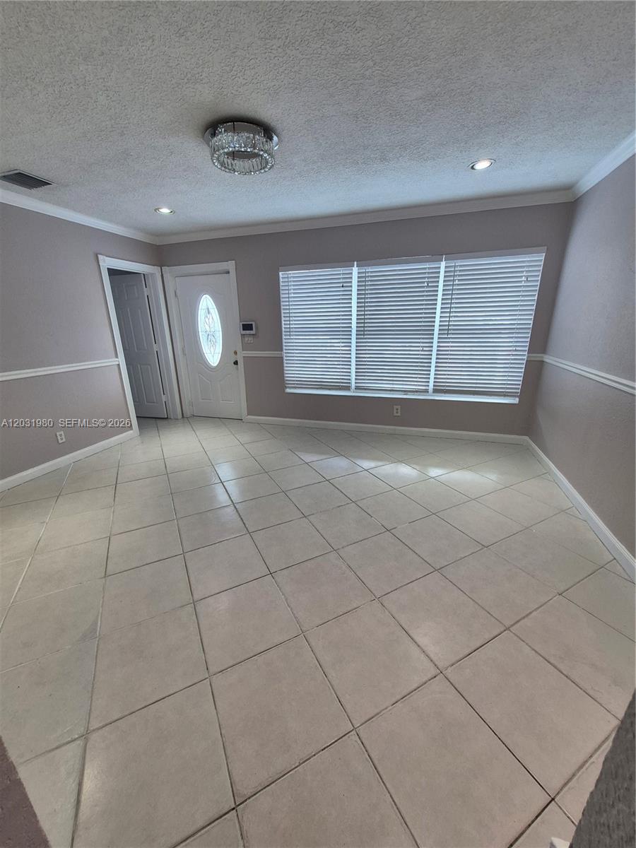 5653 Coconut Rd