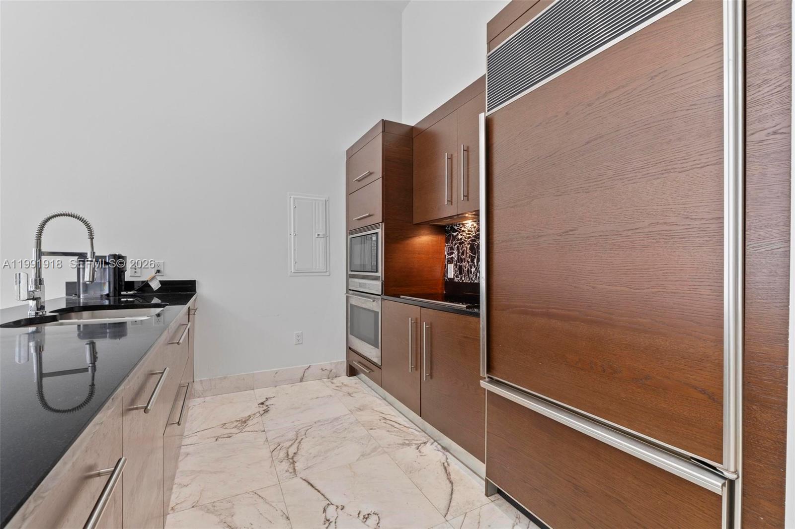 475 Brickell Ave 2209