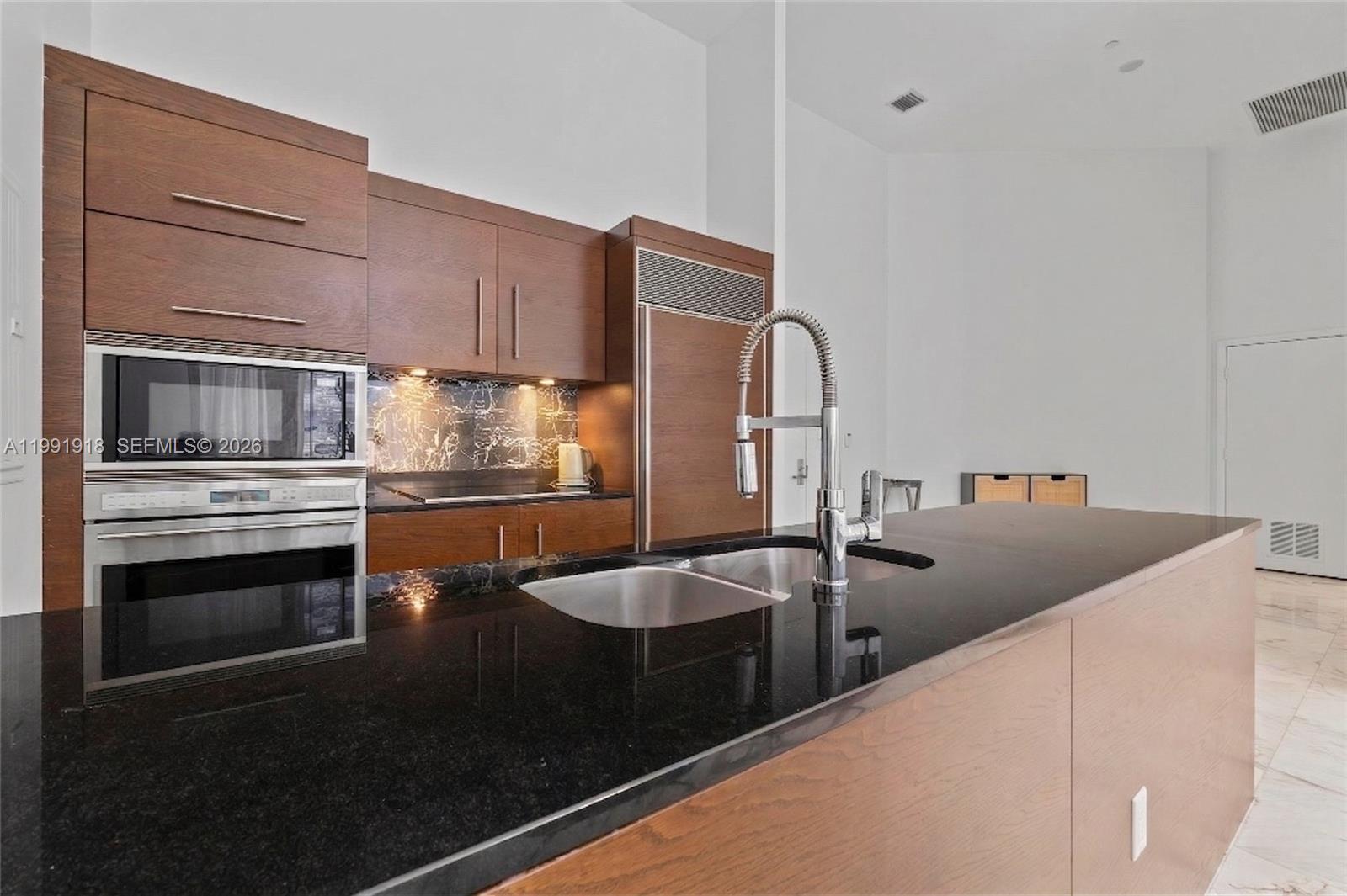 475 Brickell Ave 2209