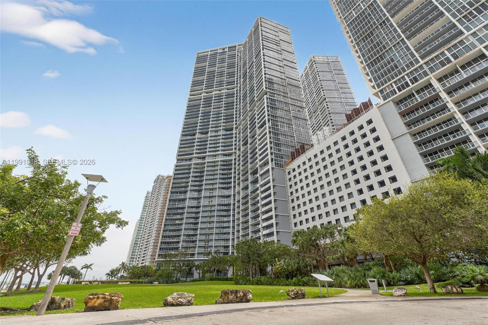 ICONBRICKELL CONDO NO 1 - Residential