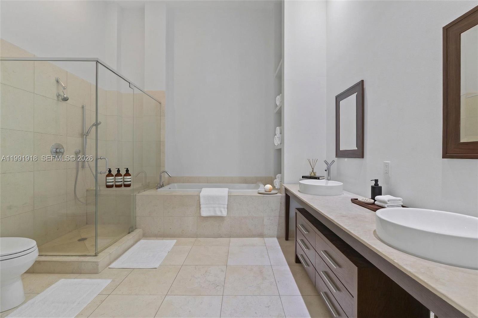 ICONBRICKELL CONDO NO 1 - Residential