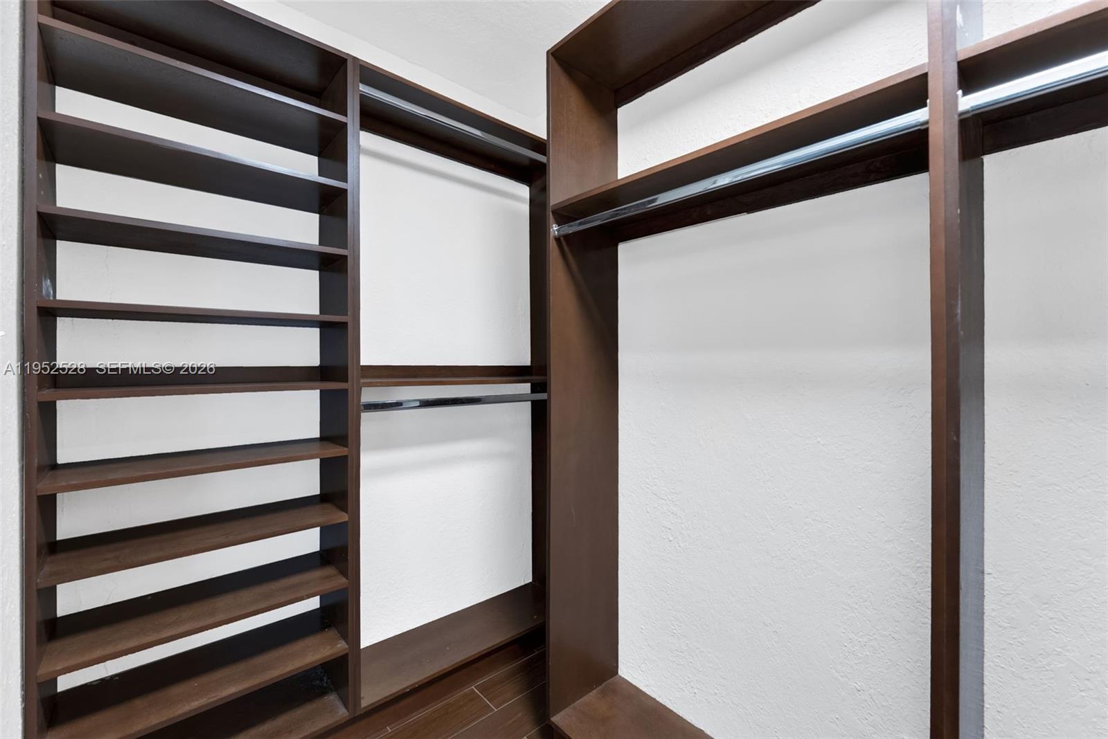 DARLINGTON MANOR 1ST ADDN - Residential