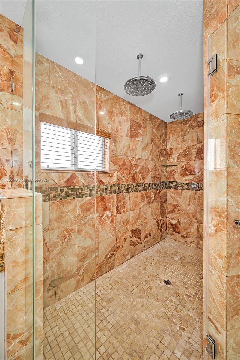BUCCANEER PT (LARGO SOUND - Residential
