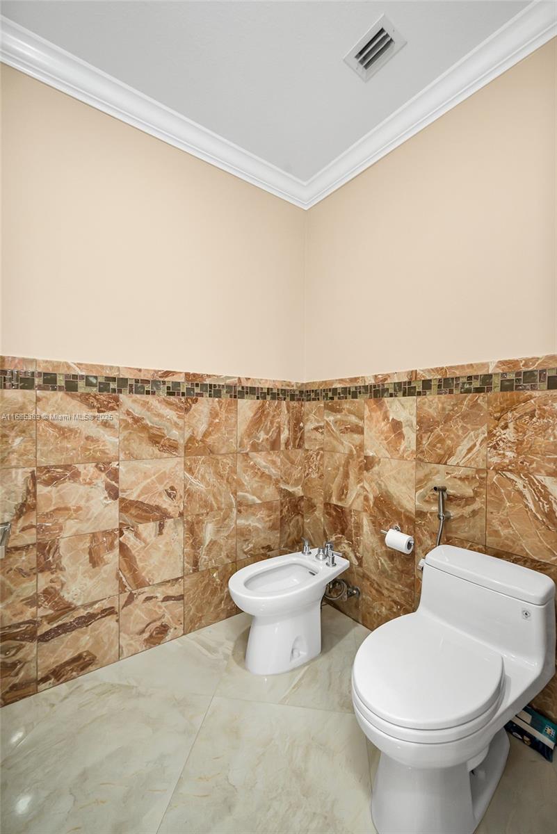 BUCCANEER PT (LARGO SOUND - Residential