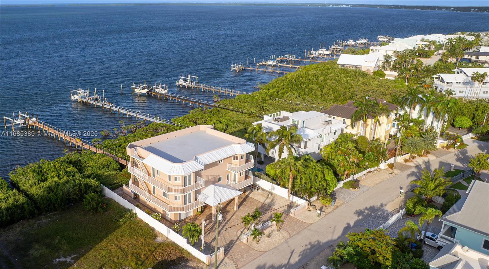 BUCCANEER PT (LARGO SOUND - Residential