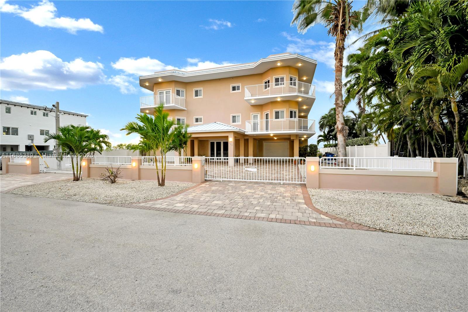 BUCCANEER PT (LARGO SOUND - Residential