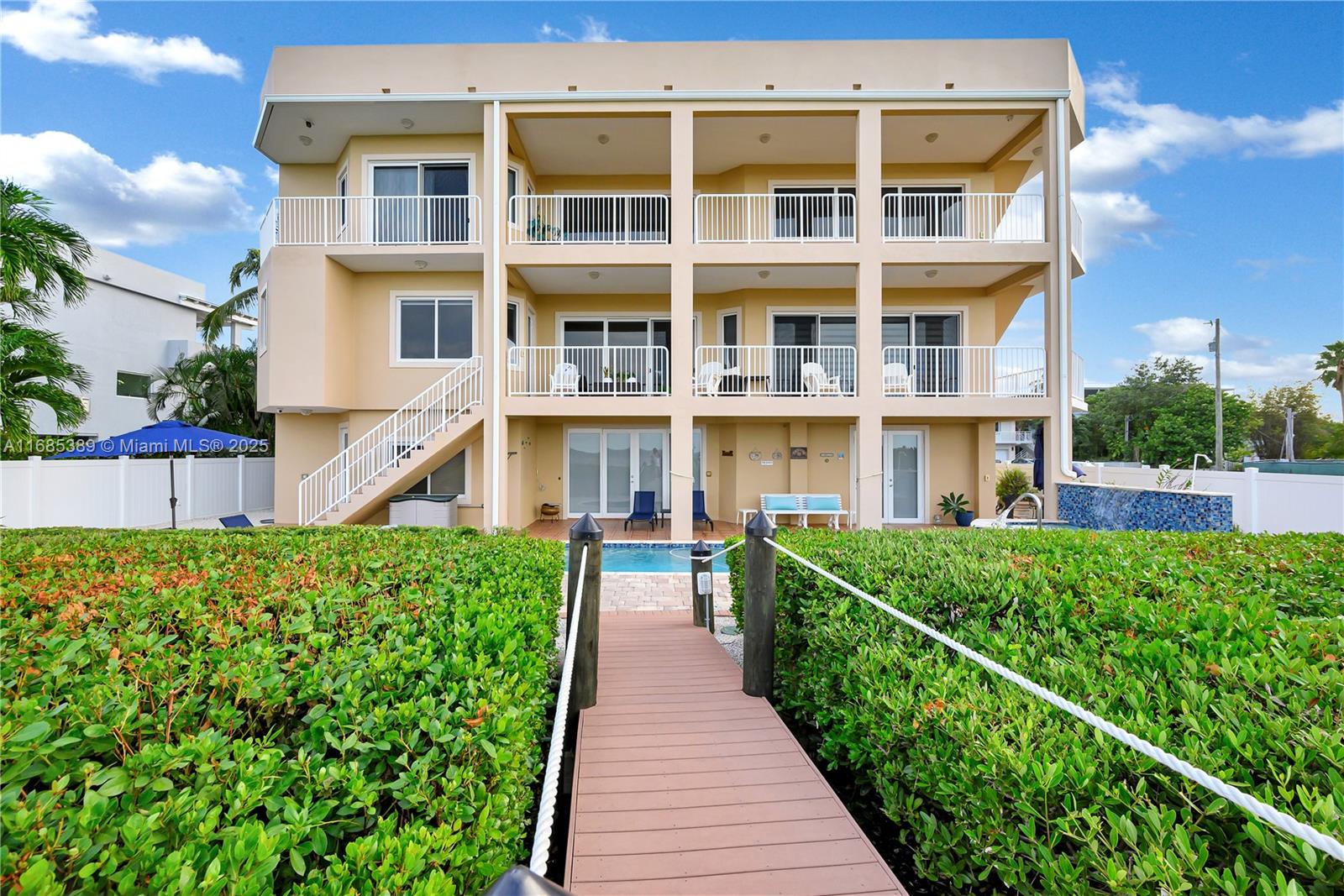 BUCCANEER PT (LARGO SOUND - Residential