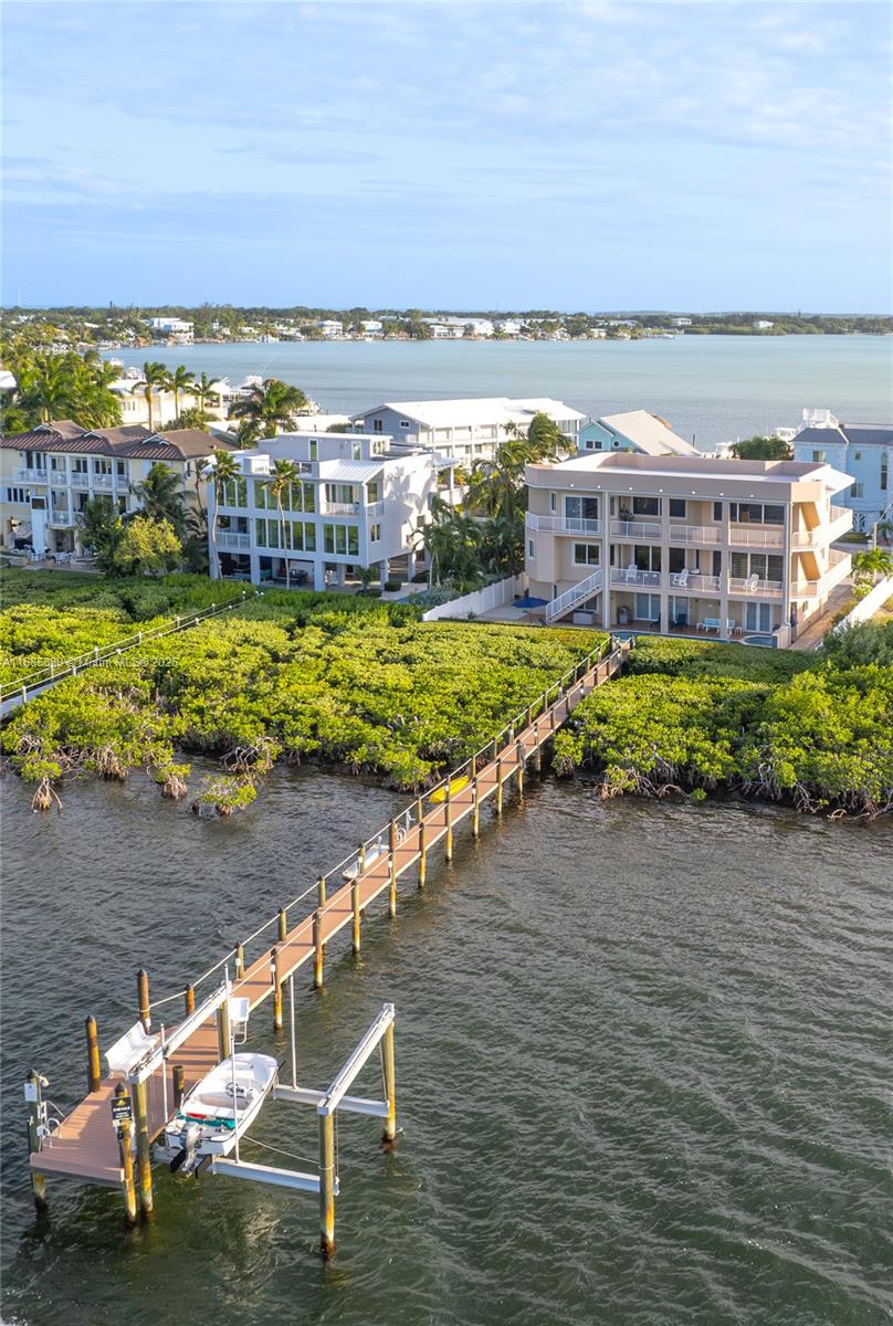 BUCCANEER PT (LARGO SOUND - Residential