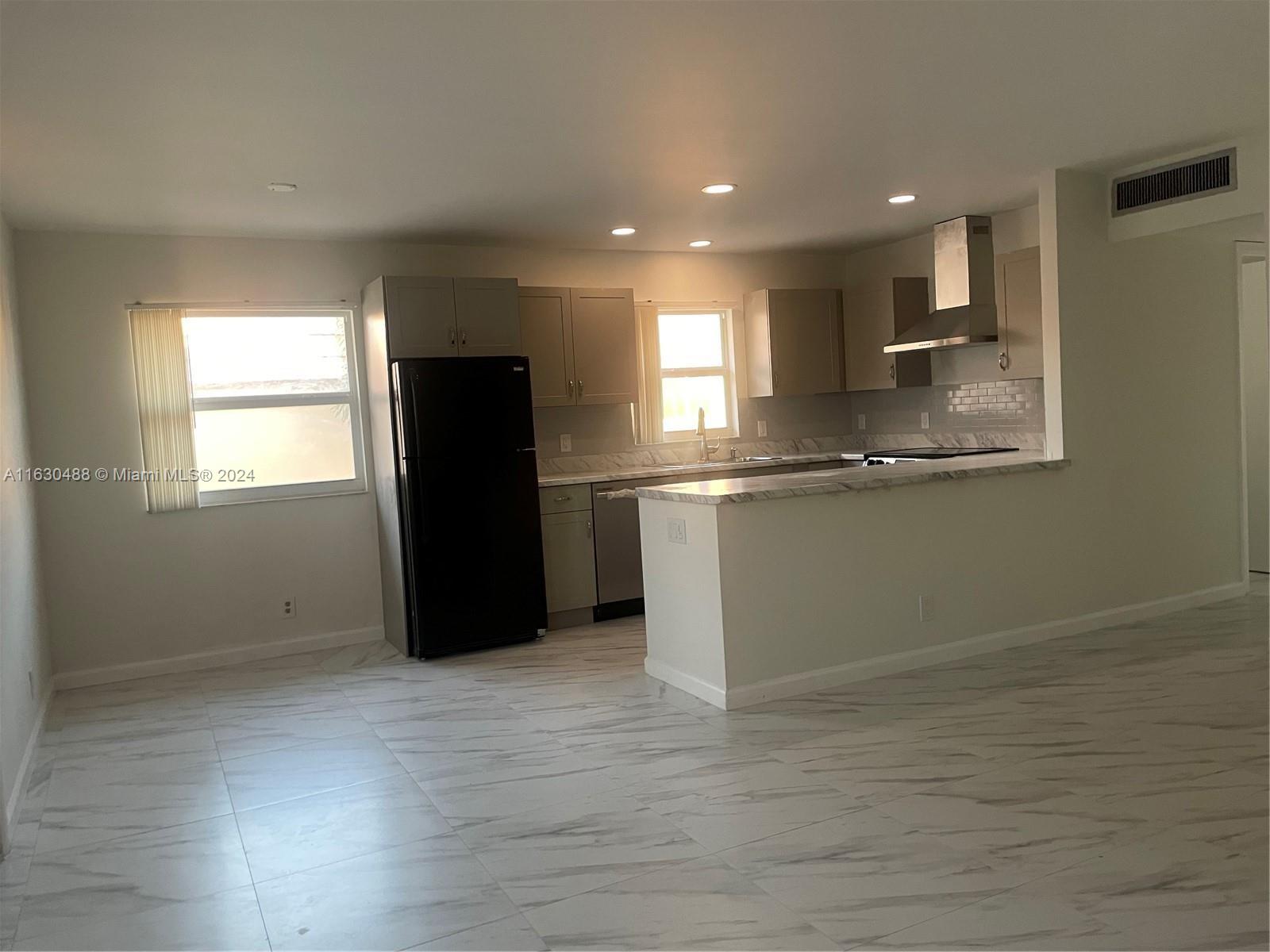 KINGS POINT SAXONY CONDOS - Residential Lease