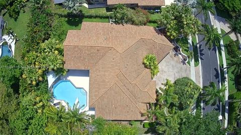 Photo of 375 Sabal Way, Weston, FL 33326 (MLS # A11892417) Photo of 375 Sabal Way, Weston, FL 33326 (MLS # A11892417)
