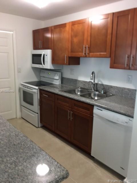 RACQUET CLUB APTS 2 AT BO - Residential Lease