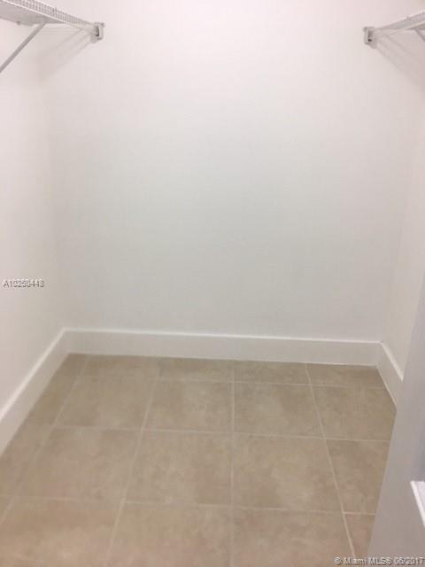 RACQUET CLUB APTS 2 AT BO - Residential Lease