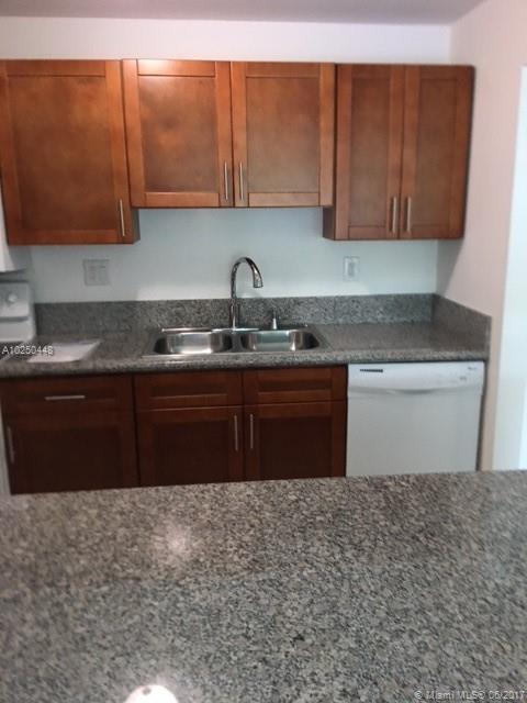 RACQUET CLUB APTS 2 AT BO - Residential Lease