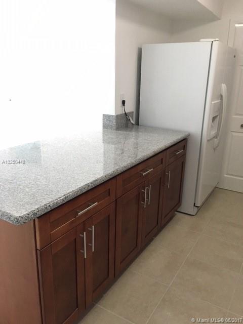 RACQUET CLUB APTS 2 AT BO - Residential Lease