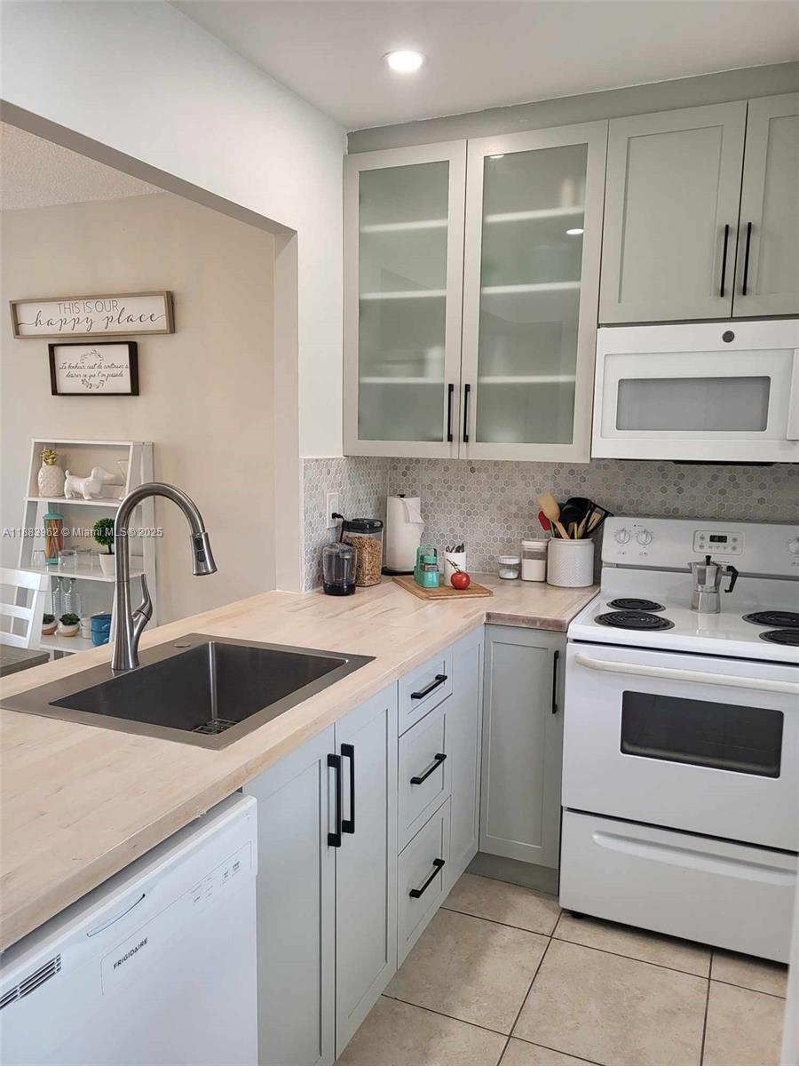 WALNUT GARDENS CONDO - Residential