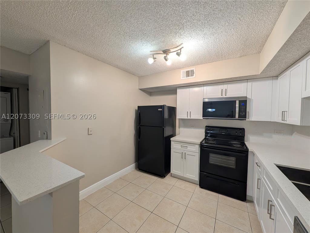 Photo of 3690 N 56th Ave #903, Hollywood, FL 33021 (MLS # A12073309)