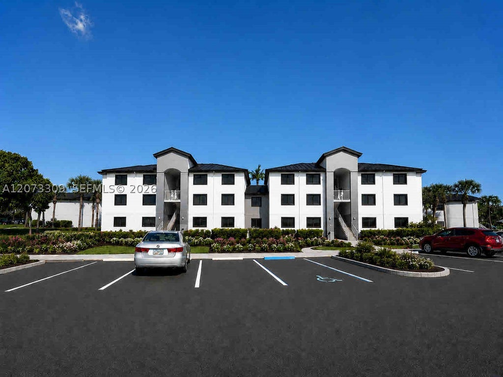 Photo of 3690 N 56th Ave #903, Hollywood, FL 33021 (MLS # A12073309)