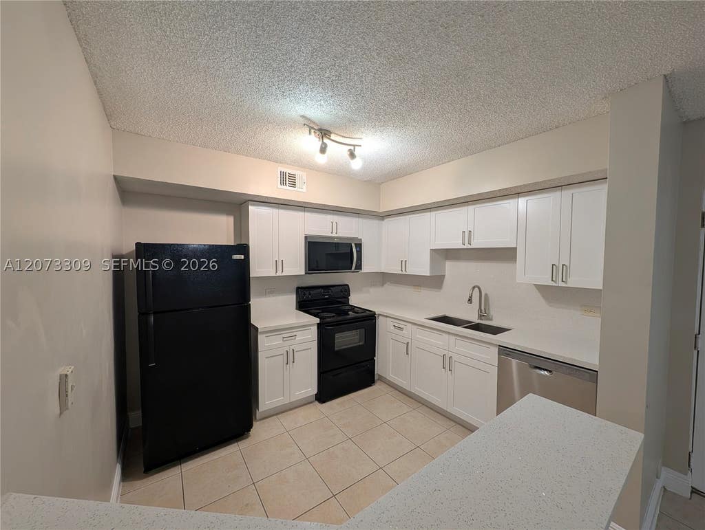 Photo of 3690 N 56th Ave #903, Hollywood, FL 33021 (MLS # A12073309)